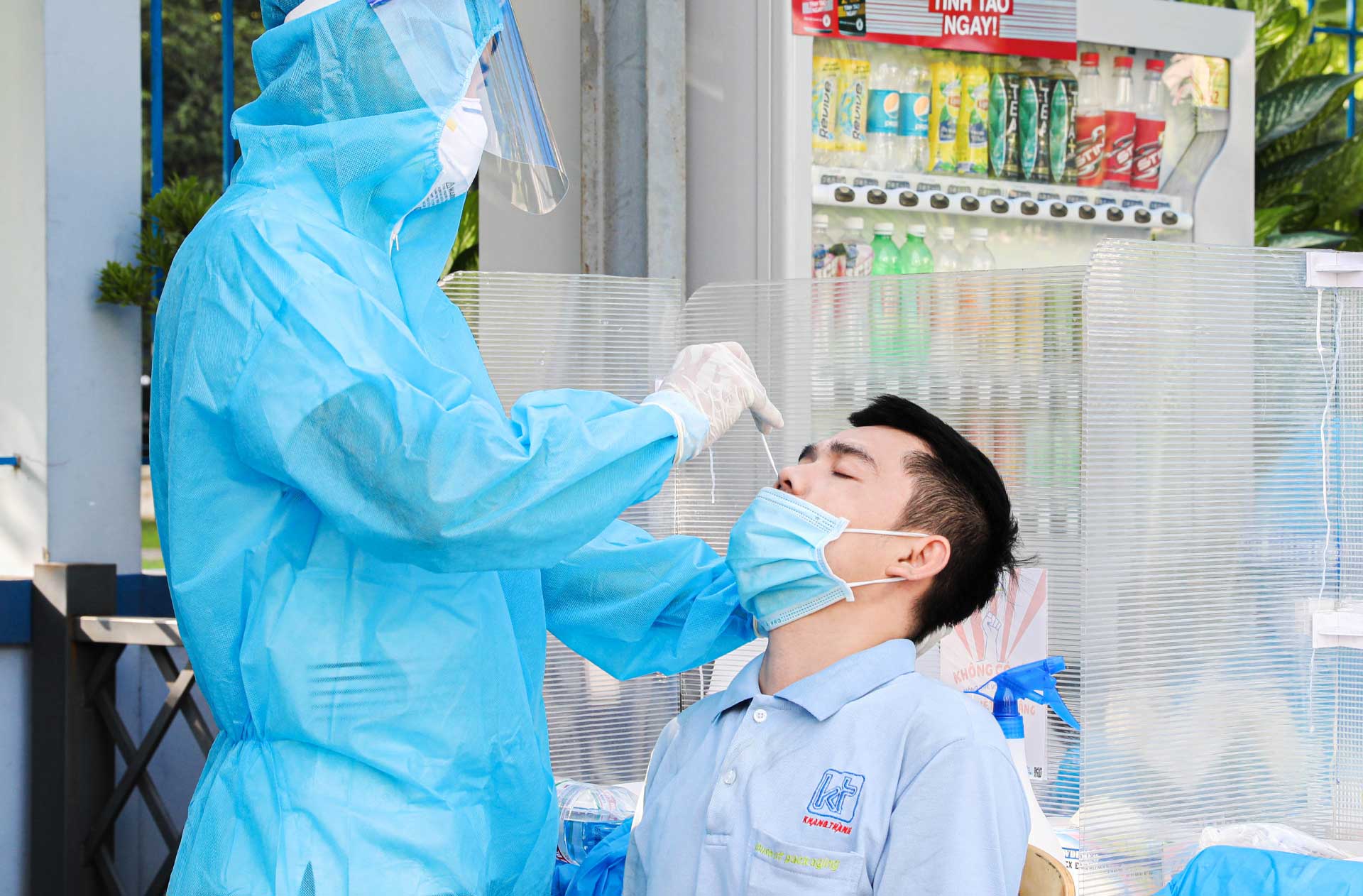 Xét nghiệm SARS-CoV-2 cho người lao động trước khi lưu trú tại nhà máy