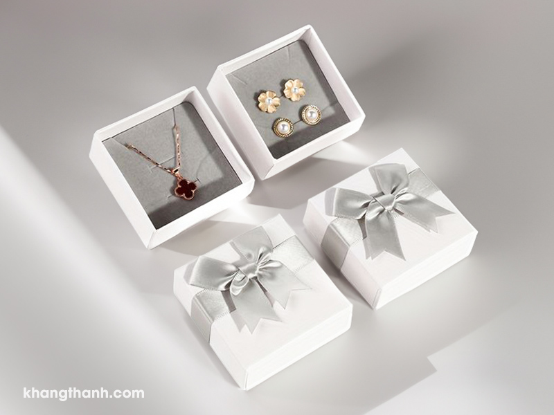 Gift box ideas for small souvenirs