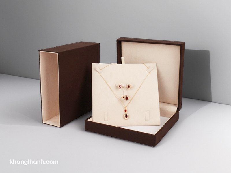 necklace-boxes