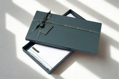 Apparel and fashion rigid boxes | Luxury clothing packaging