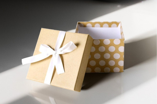 Discover luxury gift boxes with lids - Luxury lid and base box